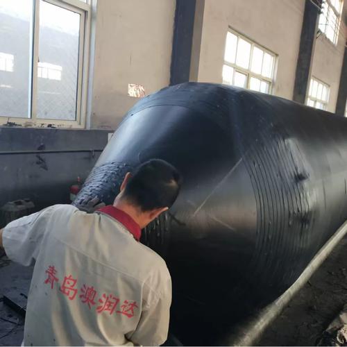 船用气囊下水技术 无缝高压橡胶气囊的承重与耐磨之道
